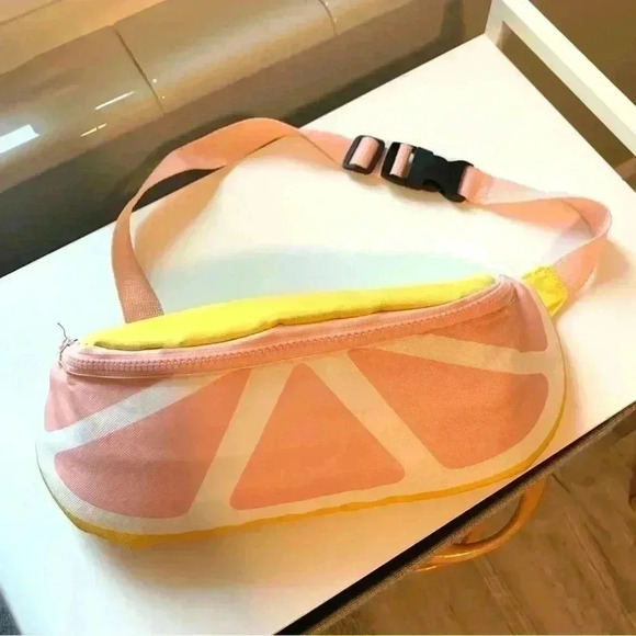 Pink and yellow grapefruit slice insulated Fanny pack - Picture 1 of 3